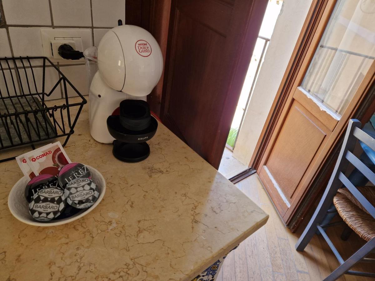 Casette Di Alex Con Terrazza Trapani Eksteriør billede